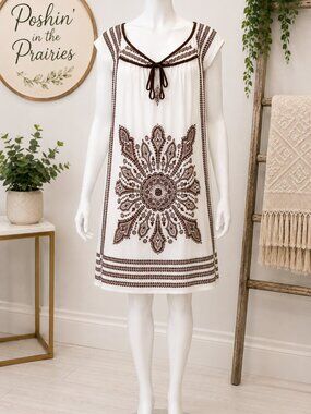 4 for $25 🤍 CristinaLove Embroidered Boho Dress 🤍 - Small